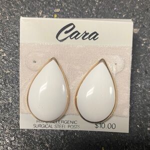 Cara 90s White Teardrop Earrings